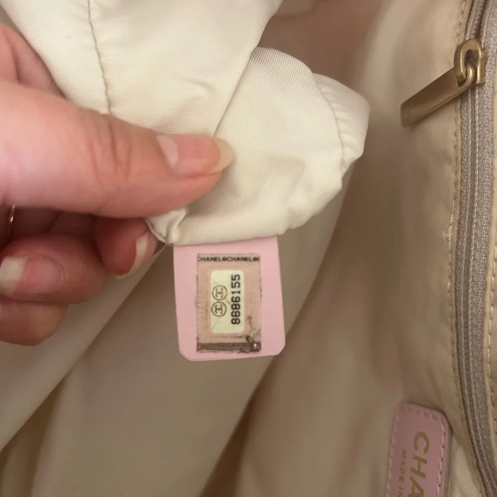 Chanel Light Pink Tote Bag- CC Logo - Picture 13 of 16